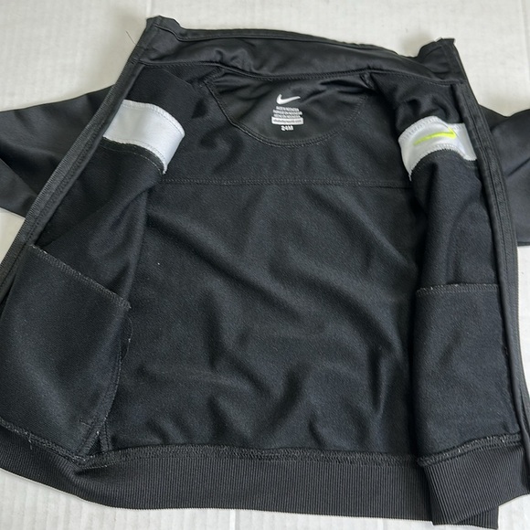 Nike 24 Months Baby Bundle 1 Outfit and 1 Full Zip Hooded Track Jacket - Picture 7 of 11